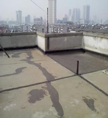 岷县漏水维修 楼顶漏水是什么原因，楼顶漏水维修方法是什么?